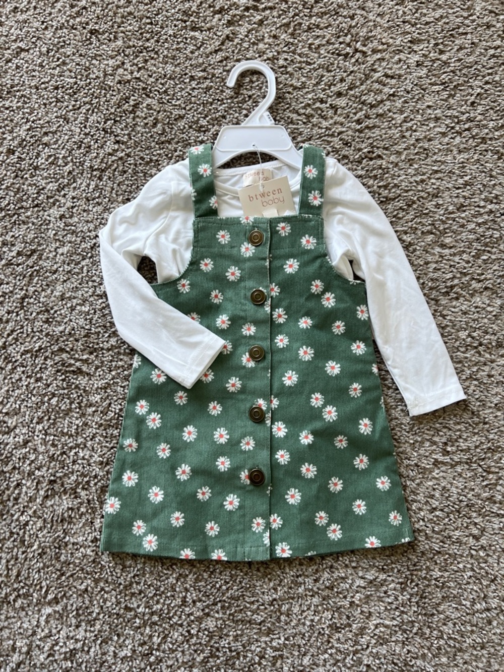 btween Green Pinafore with White Daisy and a White Top Accent